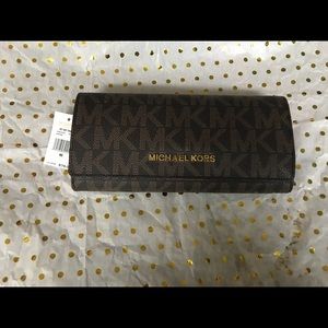 Michael Kors Jet Set Carryall Wallet